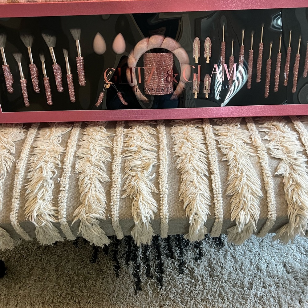🩷Glitz & Glam Pink Bling 30 Piece Essentials Collection Set🩷